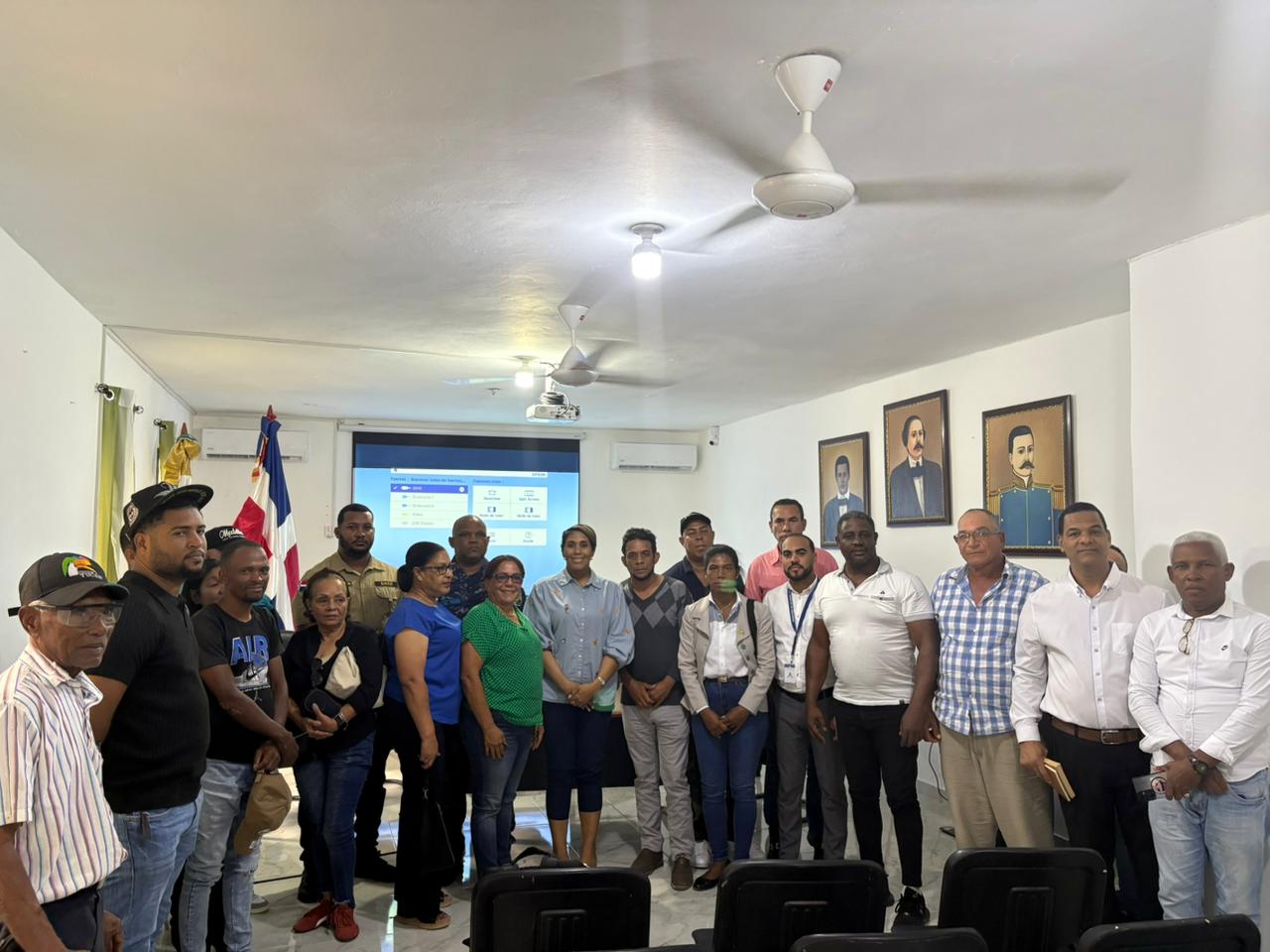 Ayuntamiento de Las Yayas de Viajama realiza reunión sobre seguridad y convivencia ciudadana