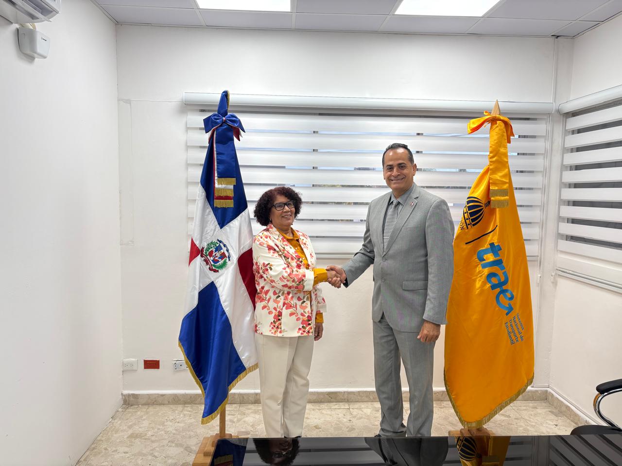 Alcaldesa Carmen Nelia Ramírez realiza gestiones en favor del desarrollo de Las Yayas de Viajama